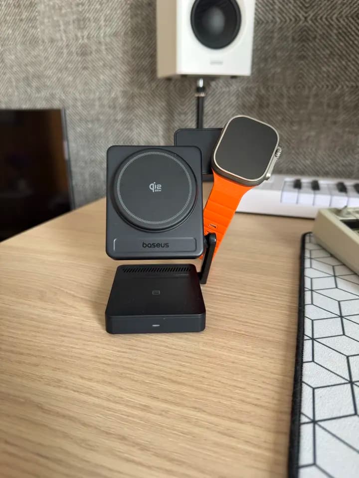🔌 מטען אלחוטי מגנטי 3 ב-1 Baseus PicoGo — טעינה מהירה 25W לאייפון, אפל ווטש ואוזניות בבת אחת (Qi2.2, מתקפל, זווית מתכווננת, 4.8★ · מעל 4,000 נמכרו · תקן מקורי, משלוח חינם) - תמונה 3