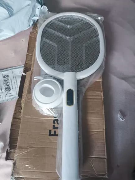מחבט חשמלי ליתושים 3 ב-1 — מחבט + מנורת קטל UV נטענת USB-C - תמונה 5