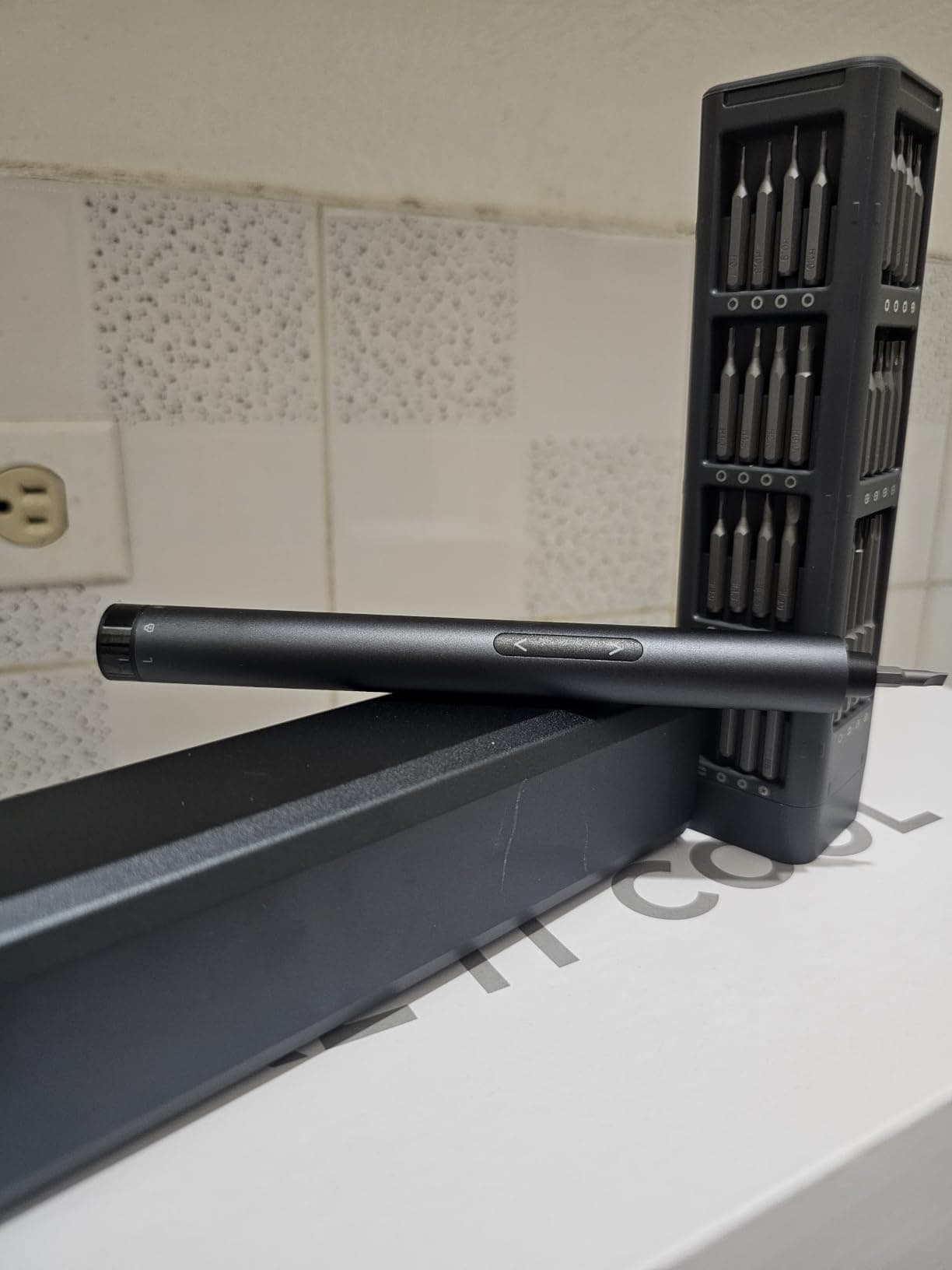 🔧 מברג חשמלי מדויק Fanttik E1 Max — 50 ראשים מגנטיים לפתיחת טלפון, מחשב, שעון ומשקפיים - תמונה 3