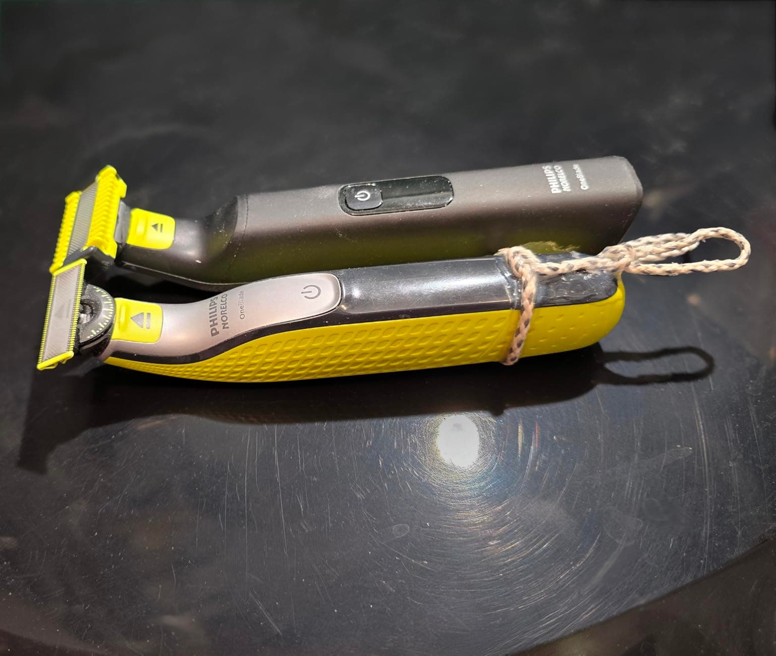 מכונת גילוח וטרימר פיליפס OneBlade Pro 360 🪒 - תמונה 4