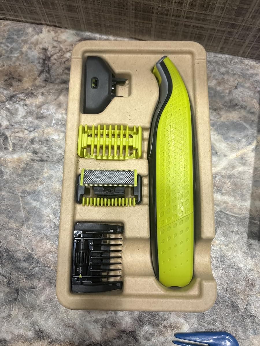 🪒 מכונת גילוח וטרימר פיליפס OneBlade 360 לפנים ולגוף — מגלח, מעצב וגוזם בכלי אחד, להב 360° עמיד במים, נטען ל-60 דקות - תמונה 5