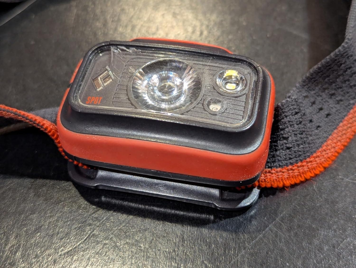 פנס ראש Black Diamond Spot 400 — 400 לומן, ראיית לילה אדומה ועמיד לגשם - תמונה 5